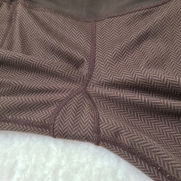 Lululemon Recognition chevron mid rise flare pants, waist Sz 13" - Picture 4 of 7